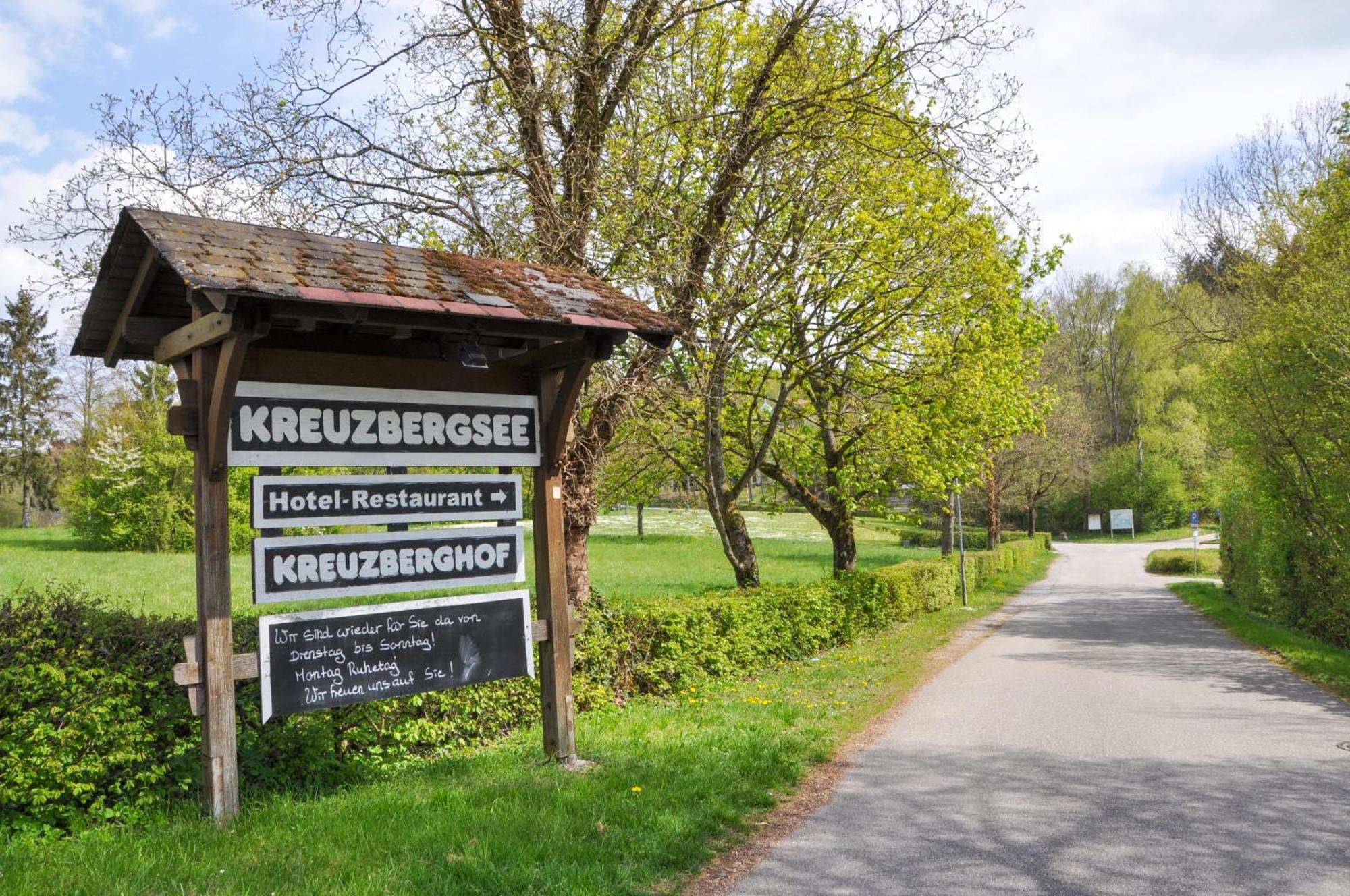 Hotel-Restaurant Kreuzberghof Tagungs- Und Veranstaltungshotel Tiefenbach  Luaran gambar